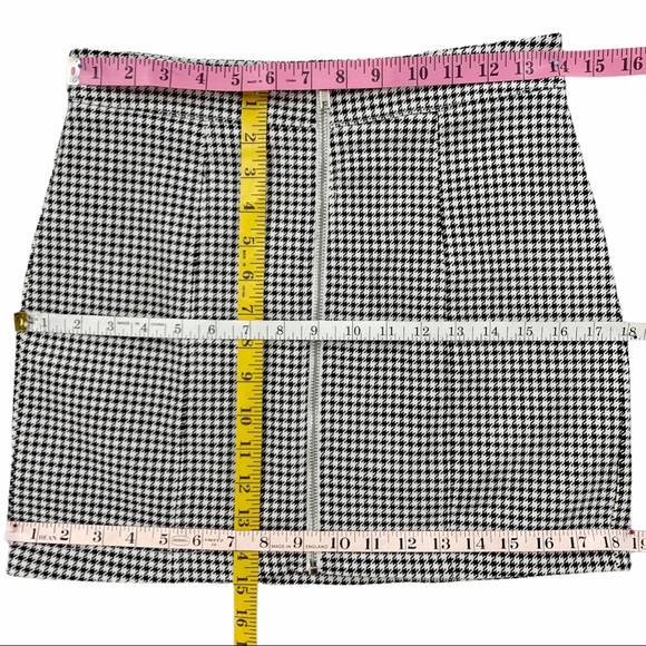 Houndstooth Zipper Front Black and White Body Con Mini Skirt by Forever 21 - Picture 11 of 12
